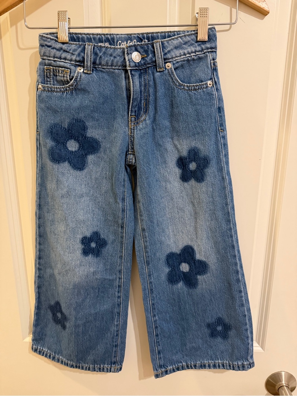 Cat and Jack wide leg jeans with flower design, size 5